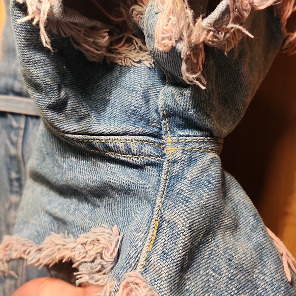 501 Levi's Shorts size 29 pink distressed - Picture 10 of 11